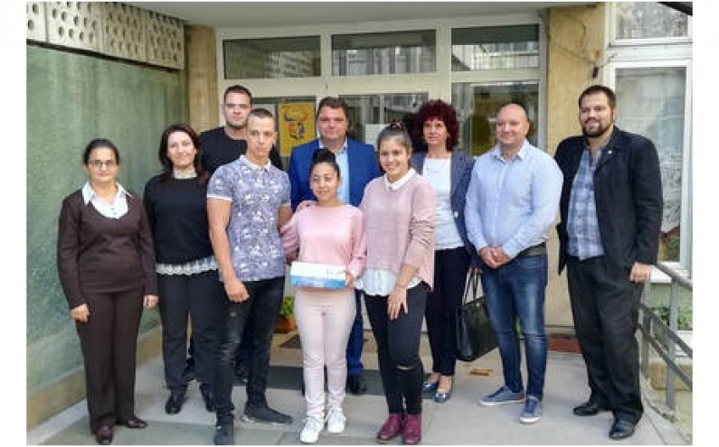 ХАКАТОН „ЗАПОЗНАЙ СЕ С УЕБ ДИЗАЙНА“ СЕ ПРОВЕДЕ В РБ „ГЕО МИЛЕВ“, МОНТАНА