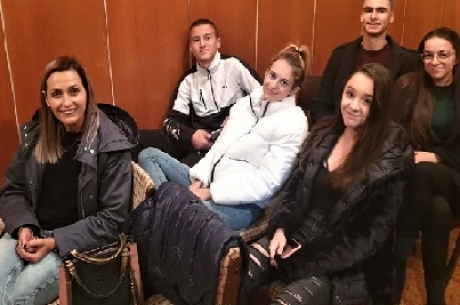 МЕЛНИК ОТБЕЛЯЗА ДЕНЯ НА БУДИТЕЛИТЕ С КОМЕДИЙНО ШОУ