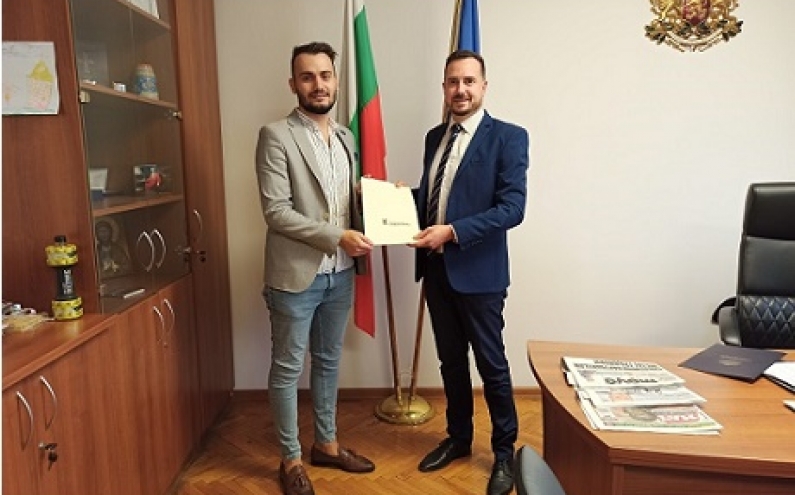 ЗАМ.-МИНИСТЪР ПАВЛОВ ПРОВЕДЕ РАБОТНА СРЕЩА С ПРЕДСЕДАТЕЛЯ НА БЪЛГАРСКИ МЛАДЕЖКИ ЧЕРВЕН КРЪСТ СТАНИМИР БОЯДЖИЕВ