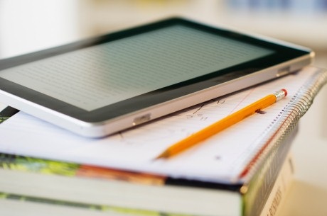 КОНКУРС ЗА СТИПЕНДИАНТСКАТА ПРОГРАМА „STUDY IT FIRST”